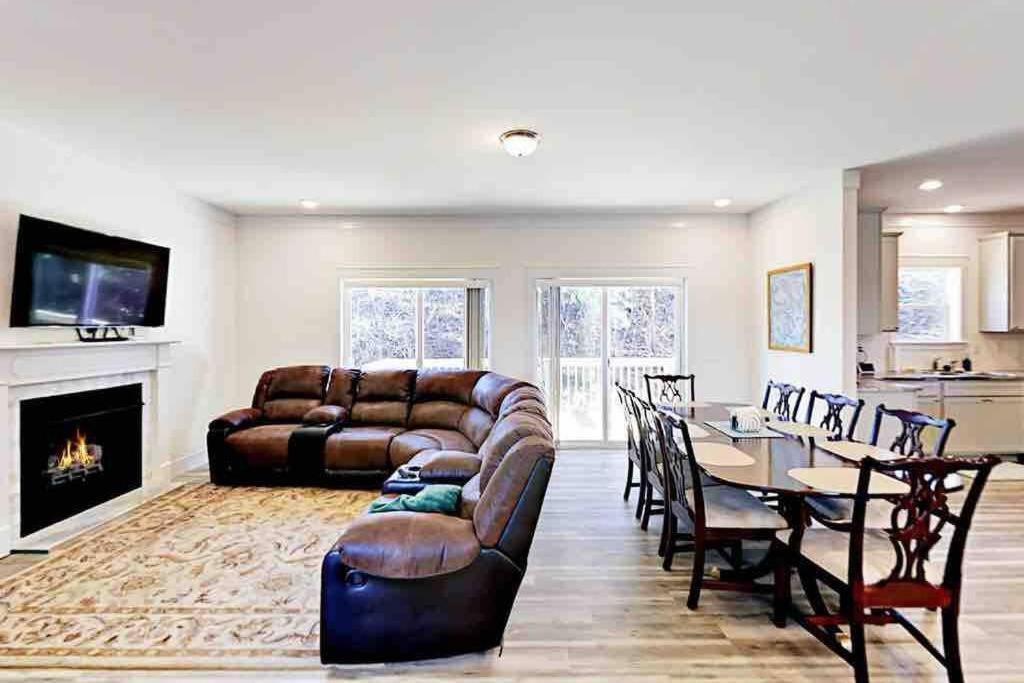 Serenity Views Comfort - Close To City & Parkway! Weaverville エクステリア 写真