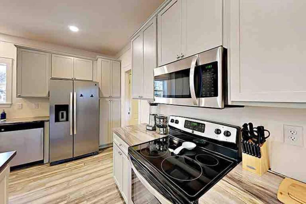 Serenity Views Comfort - Close To City & Parkway! Weaverville エクステリア 写真