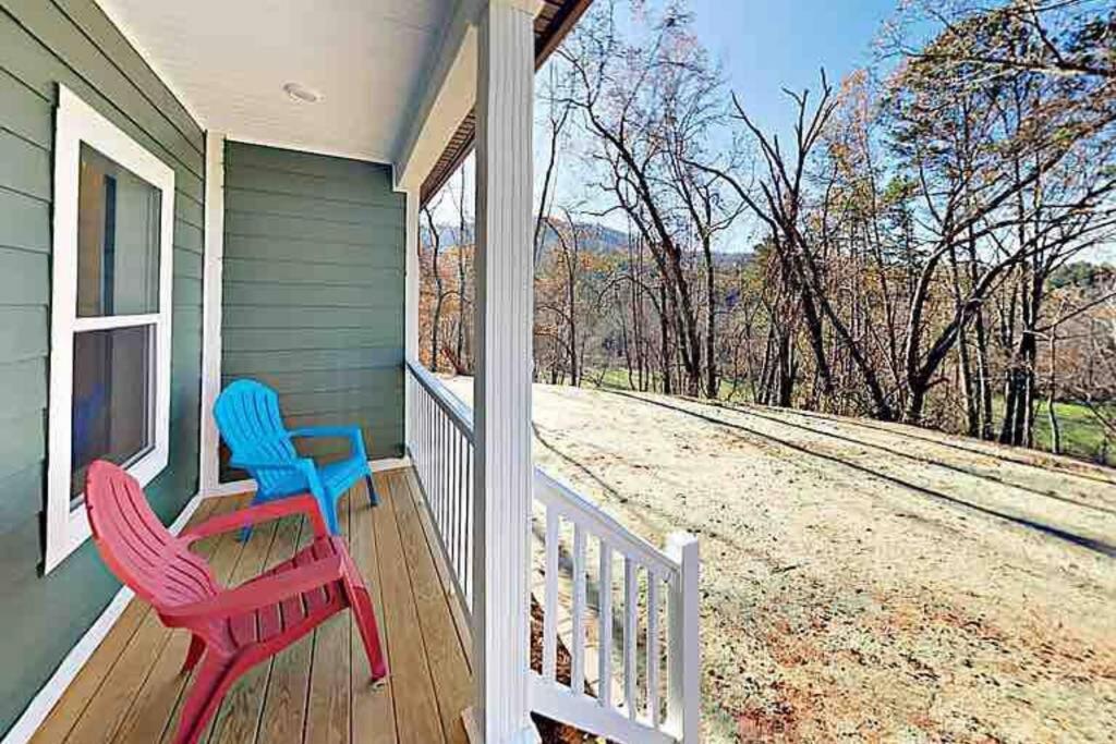 Serenity Views Comfort - Close To City & Parkway! Weaverville エクステリア 写真